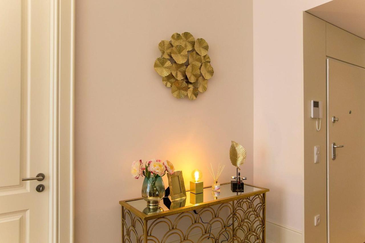 Lovelystay - 2Br Flat With Ac In Duque De Loule ポルト エクステリア 写真