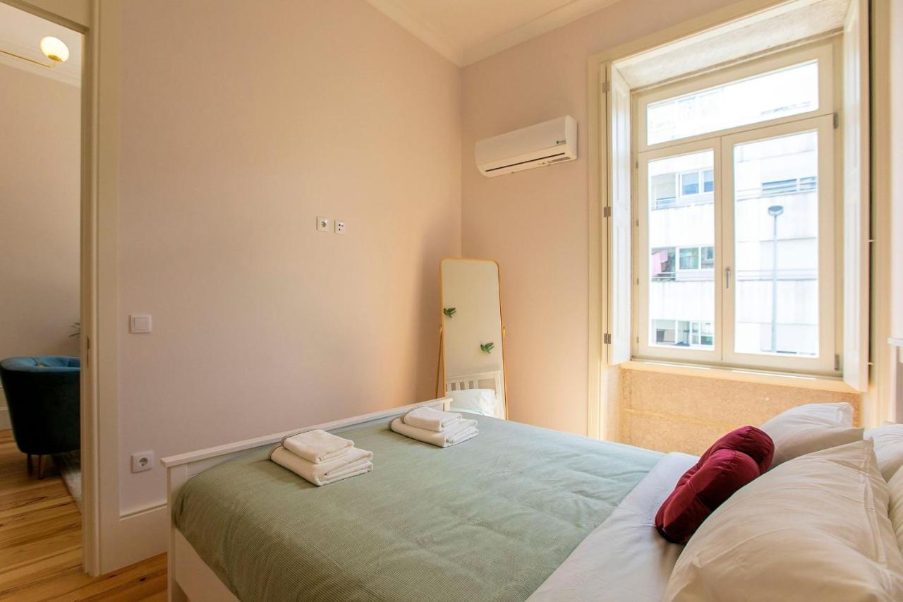Lovelystay - 2Br Flat With Ac In Duque De Loule ポルト エクステリア 写真