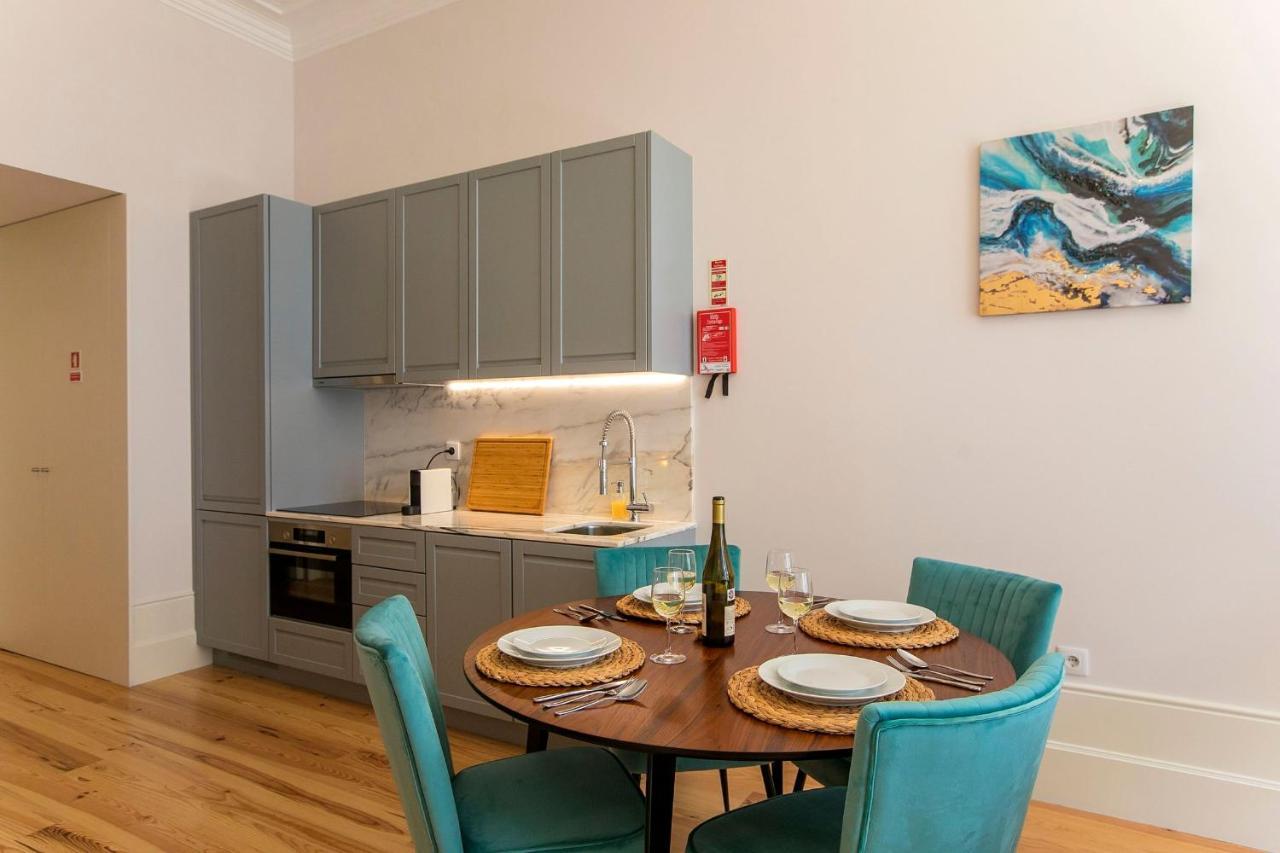 Lovelystay - 2Br Flat With Ac In Duque De Loule ポルト エクステリア 写真