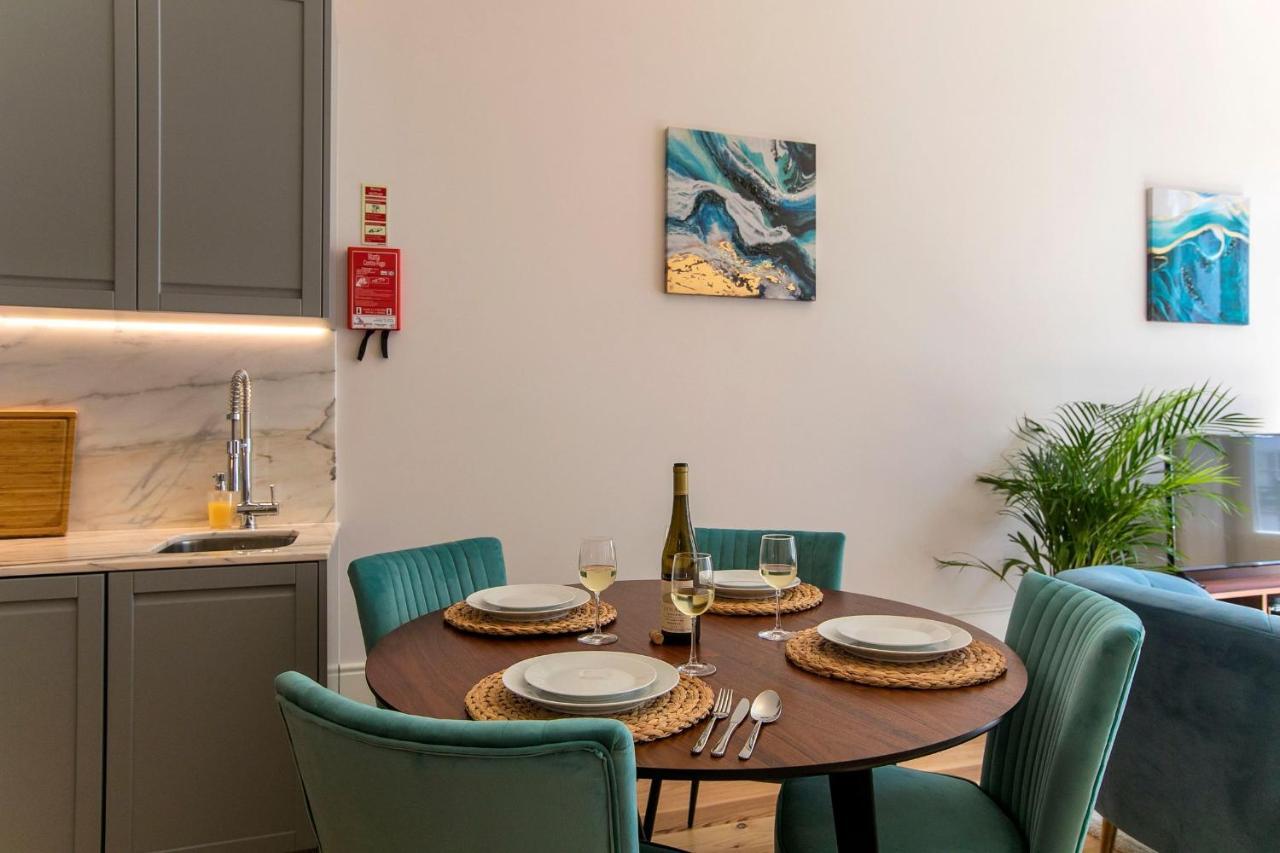 Lovelystay - 2Br Flat With Ac In Duque De Loule ポルト エクステリア 写真