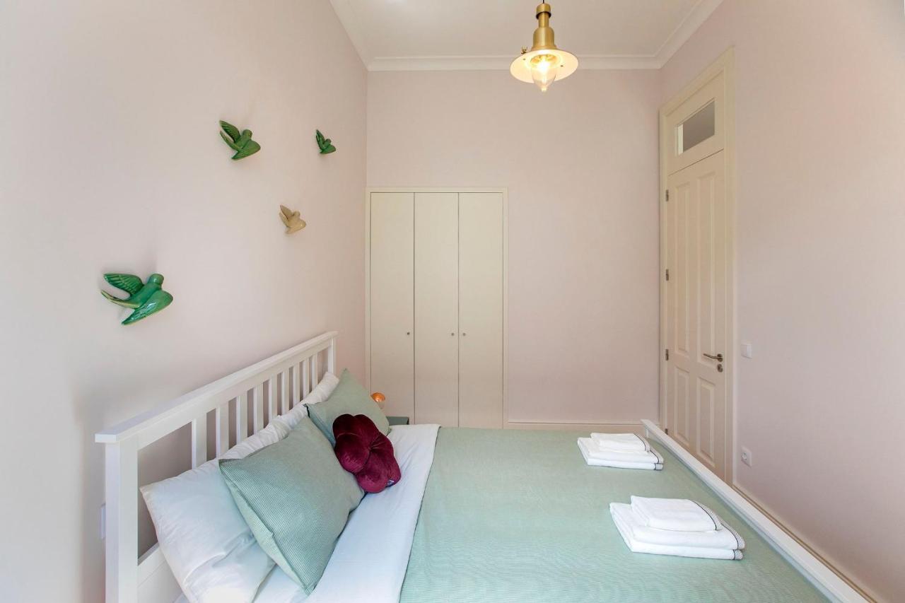 Lovelystay - 2Br Flat With Ac In Duque De Loule ポルト エクステリア 写真
