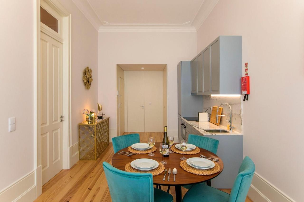 Lovelystay - 2Br Flat With Ac In Duque De Loule ポルト エクステリア 写真