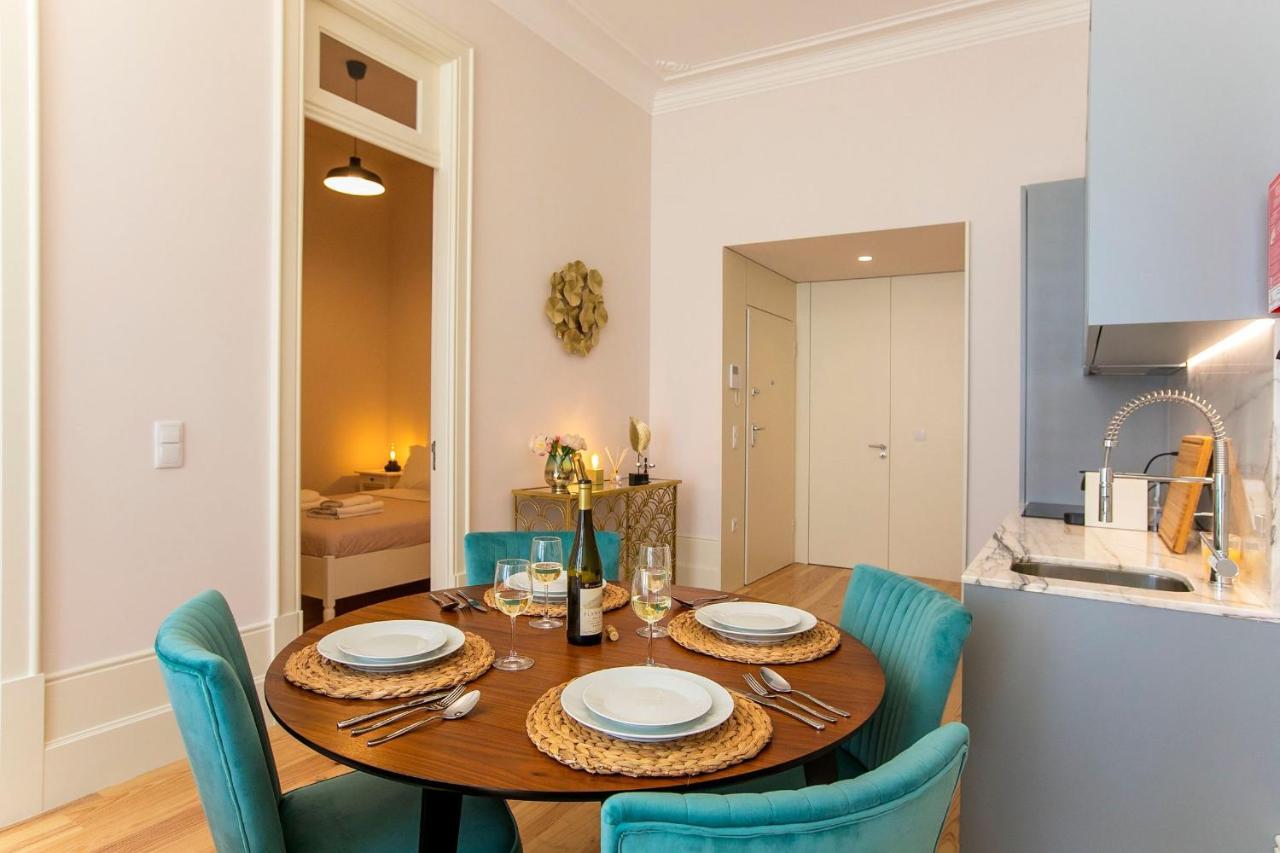 Lovelystay - 2Br Flat With Ac In Duque De Loule ポルト エクステリア 写真