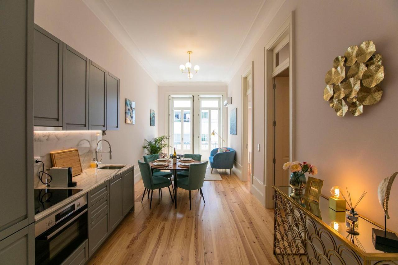 Lovelystay - 2Br Flat With Ac In Duque De Loule ポルト エクステリア 写真