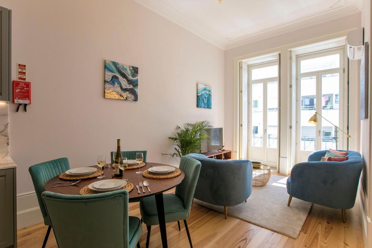Lovelystay - 2Br Flat With Ac In Duque De Loule ポルト エクステリア 写真