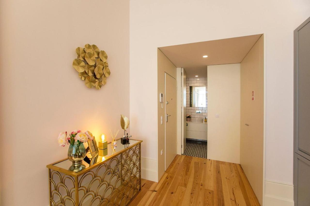 Lovelystay - 2Br Flat With Ac In Duque De Loule ポルト エクステリア 写真